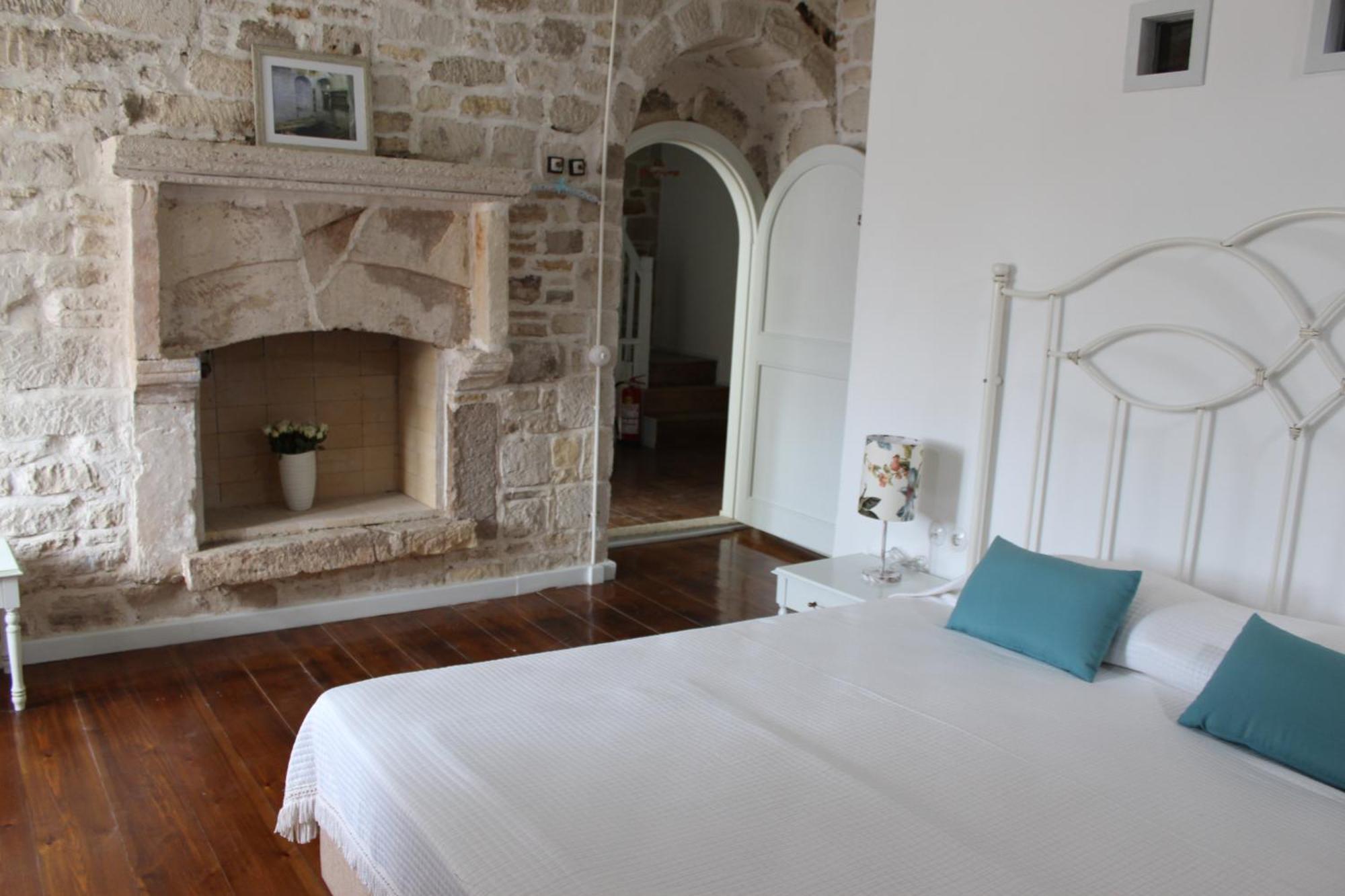 Eski Tas Hotel Çeşme Exterior foto